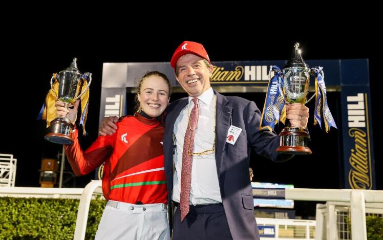 Jamie & Saffie with the trophy
