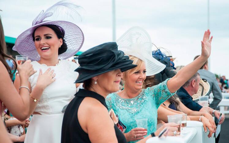 Crowd at Southwell Racecourse.